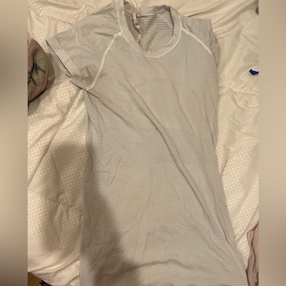 Lulu swiftly tee